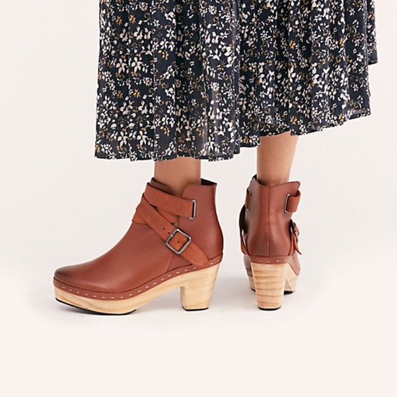Free People Bungalow Clog Boots in Chestnut - Picture 4 of 4
